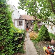Rodinný dom v pokojnej časti Trnávky na ulici Revolučná