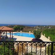 Dům s bazénem, krásnou zahradou a výhledem na moře, Kréta, Řecko