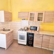Na predaj skvelý domček /200 m2/ na dobrej adrese po čiastočnej rekonštrukcii v meste Lučenec.