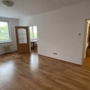 PRENÁJOM : 2 izbový byt v Komárne - ul. Damjanichova