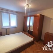 3-izbový byt na prenájom s balkónom v tehlovej bytovke v meste Nové Zámky