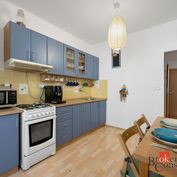 Na predaj priestranný 4-izbový byt v obľúbenej lokalite, Petržalka- Vigľašská ulica