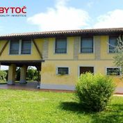 BYTOČ RK - nádherná 10-izb. vila so záhradou v Taliansku pri ostrove Grado - Fiumicello!