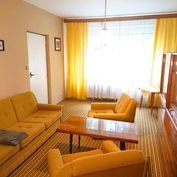 Zvolen, Zlatý Potok – priestranný 2-izbový byt, 65 m2 – predaj