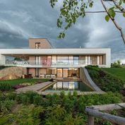 EXKLUZÍVNE: Luxusná villa s 1000m2 pozemkom v mestskej časti Devín, BA