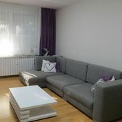3 izb. byt v Ružinove, Jašíkova ulica, s výhľadom do parku a výbornou občianskou vybavenosťou