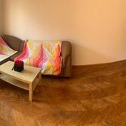Príjemný 2-izbový byt sa v tehlovom dome nachádza v Nové Mesto Mesto - ul. Kováčska s možnosťou prer