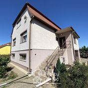 Na predaj dvojgeneračný 5-izbový rodinný dom s garážou v Bánove v obci Nových Zámkoch