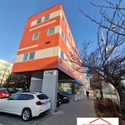 PRENÁJOM - Voľné kancelárie v budove NEXT, bezplatné parkovanie, Komárno
