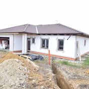 Predaj 4 izbový dom s dvojgarážou a pozemok 1 120 m2 Lužianky - Nitra