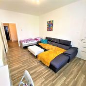 Prerobený 2 izbový byt v centre Bratislavy - Cintorínska ulica - 54m²