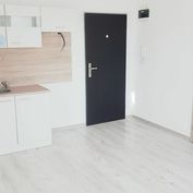 1 izbový byt Bánovce nad Bebravou  / CENTRUM / BALKÓN -Kompletne nová rekonštrukcia