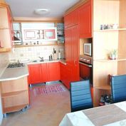Predaj 3-izbový byt po kompletnej rekonštrukcii v Podunajských Biskupiciach.