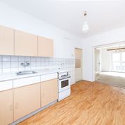 MIKELSSEN - Na predaj tehlový 2 izbový byt vo vyhľadávanej lokalite 500 bytov, Svätoplukova ulica