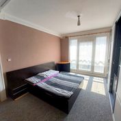 Priestranný 2-izbový byt vo výbornej lokalite, Plzenská ulica