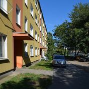 3-izb. byt, 1/3 posch., 55 m2, pekná, tichá lokalita plná zelene, ul. G. Dusíka, Trnava