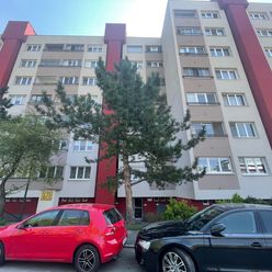 Na predaj 1 izbový byt, Karpatské Námestie 18, Rača, úžitková plocha 30m2,balkón 3m2
