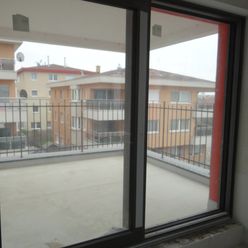 NA PREDAJ – 3-izbový byt novostavba s terasou alebo 2 balkónmi NA SKOK K JAZERÁM – SENEC