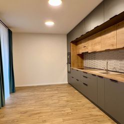NEWCASTLE | Prenájom 3 izbového bytu v novostave Medvedica s 2 parkovacími miestami