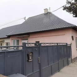 Predaj Rodinný dom s troma bytovými jednotkami v meste Gabčíkovo