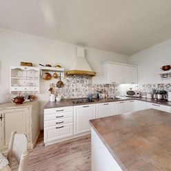DIRECTREAL|Vkusne zrekonštruovaný rodinný dom v Mýtnej, vhodný na okamžité nasťahovanie.