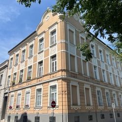 Ponúkame na predaj útulný 2-izbový kompletne zariadený byt v osobnom vlastníctve v Bratislave I, m.č