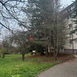 SÚRNE hľadáme pre klienta 2 izb. byt na Uhlisku - Banská Bystrica