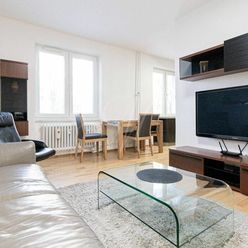 Priestranný slnečný 4 izbový byt v rodinnej lokalite Ružinova