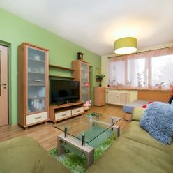 HERRYS - Na predaj priestranný 1izbový byt po rekonštrukcii so samostatnou kuchyňou v tehlovom dome