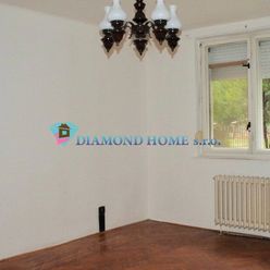 DIAMOND HOME s.r.o. Vám ponúka na predaj veľkometrážny 2 izbový byt na zvýšenom prízemí na Ružovom H