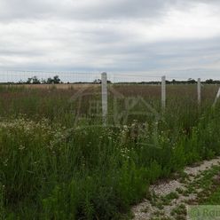Poľnohospodársky 22 árový pozemok v Bratislave na predaj