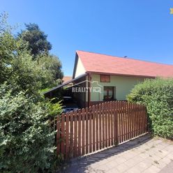 EXKLUZÍVNE Komplet zrekonštruovaný dom v centre obce Horný Hričov