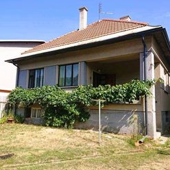 Brusno - rodinný dom, hosp. budova, garáž, veľká záhrada, pozemok 965 m2 – predaj