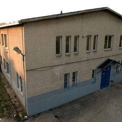 Na prenájom výrobno - skladový objekt nachádzajúci sa v priemyselnom areáli ZTS Dubnica nad Váhom ča