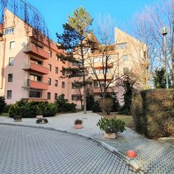 Exkluzívne PNORF -  1,5i byt, 47 m2, 525,-€, terasa, pivnica, mestský park, Stromová ul.