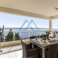 Nádherný luxusný 3-spálňový apartmán s výhľadom na more, parkovacie státie, 600m od mora, Omiš, Chor
