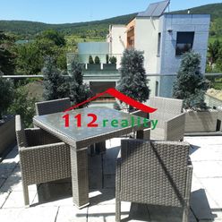 Na prenájom klimatizovaný 4 izbový dom, podpivničený, menšia záhradka, 2X parking, Nové mesto, Jursk