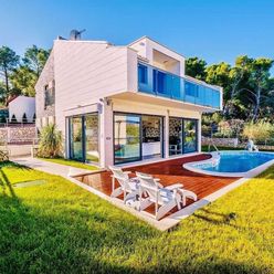 ESTATE INVEST - Na predaj krásna vila s bazénom a výhľadom na more, Čiovo pri Trogire