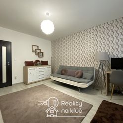 Na predaj moderne zariadený 3-izbový byt s loggiou na sídlisku „JUH“ v Nových Zámkoch