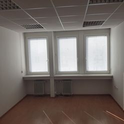 Klimatizovaná kancelária 22 m2 pri POLUS-e na Pluhovej ul.
