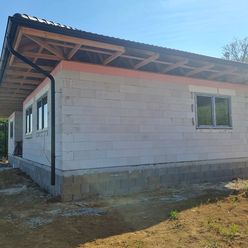 Predaj novostavby bungalovu v Podhoranoch v krásnom prostredí