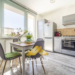 DOM-REALIT ponúka  zrekonštruovaný  4 izbový byt v Pezinku