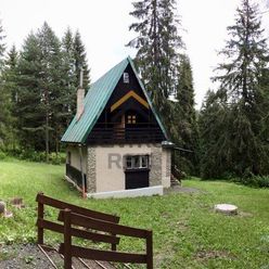 NA PREDAJ - rekreačná chata v nádhernom tatranskom štýle v oblasti Tatranský Lieskovec