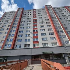 Ponúkame Vám na predaj 1 izbový byt Bratislava-Petržalka,  Osuského v pôvodnom stave