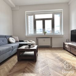 BOSEN | Prenájom 2 - izbový byt s výhľadom na  hrad, 49 m2, Špitálska ulica, Bratislava - m.č. Staré