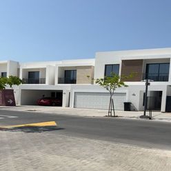 Novostavba - komplet dokončené rodinné vily iba pár km od Dubaja na novovybudovanom ostrove