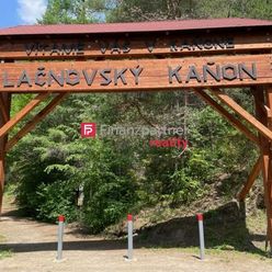 Veľká a udržiavaná rekreačná chata vedľa vstupu do Lačnovského kaňonu (F245-13-ANM3)