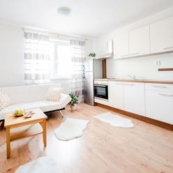 Predaj - novostavba – kompletne zariadený 2 - izbový byt v tichej a zelenej lokalite, okres Bratisla