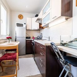 HRONSKÁ - útulný a slnečný 1-izbový byt s loggiou vo vyhľadávanej lokalite - TERASA