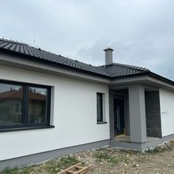 Ponúkame Novostavbu 4-izbový Rodinný dom, ktorý sa nachádza v obľúbenej lokalite obce Malinovo, v no